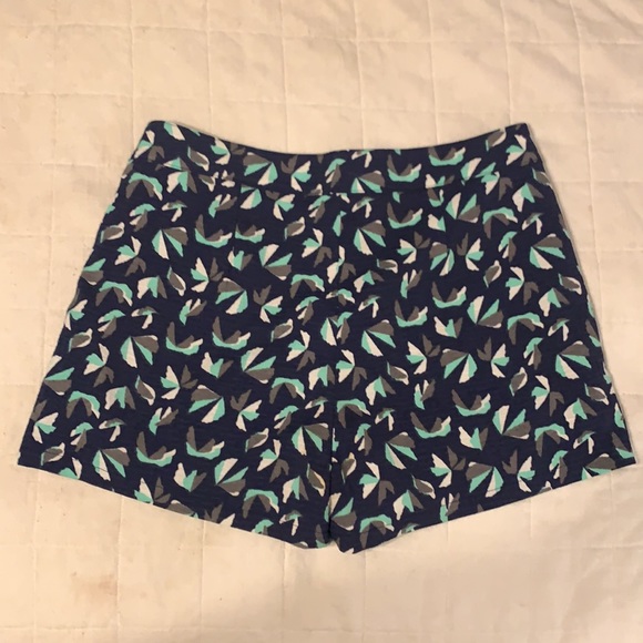 Patterned High Rise Shorts - Picture 2 of 3